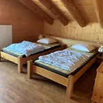 A La Montagne